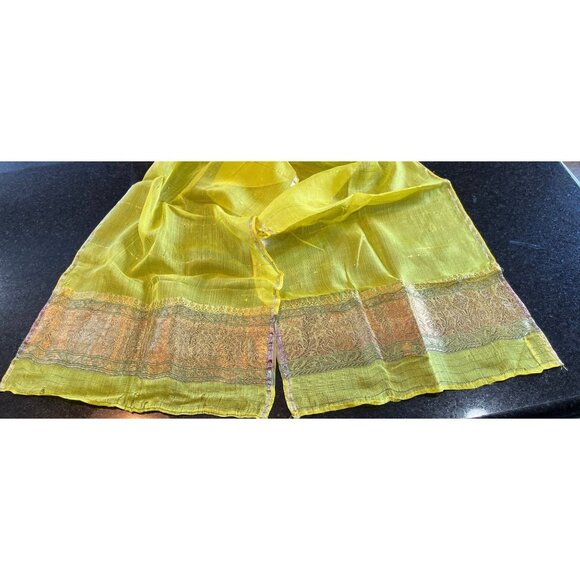 Vintage Scarf Yellow & Gold 100% Pure Silk Gold Thread Floral Pattern Handwoven - Picture 4 of 10